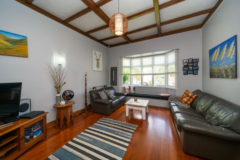 Photo of property in 41 Shamrock Street, Takaro, Palmerston North, 4412