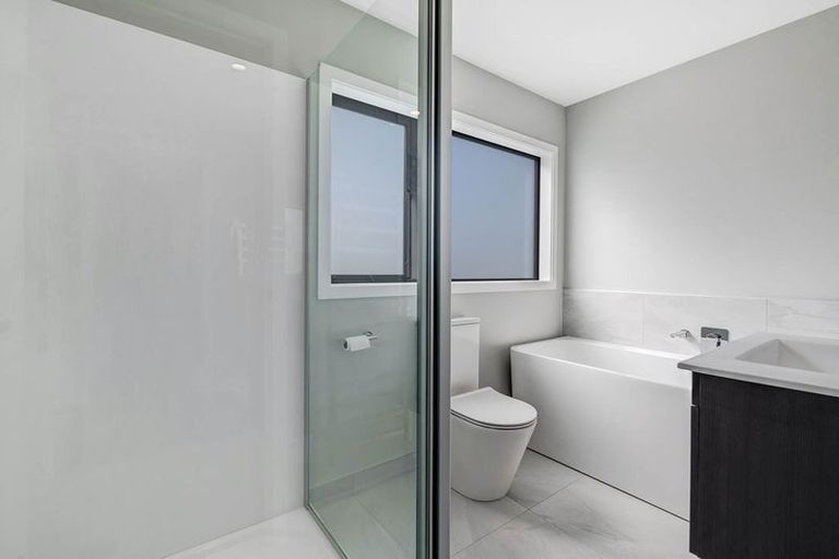 Photo of property in 16 Aquamarine Avenue, Wainui, 0992