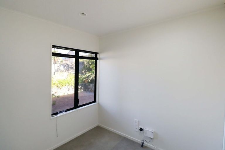 Photo of property in 83 Ashton Fitchett Drive, Brooklyn, Wellington, 6021