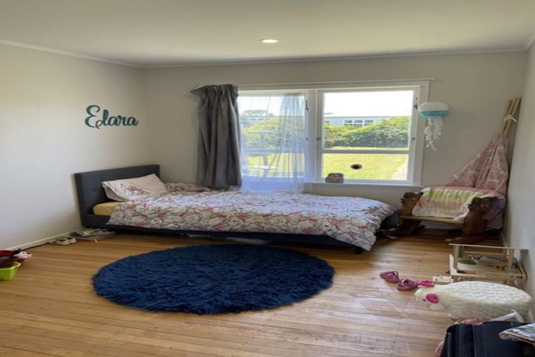 Photo of property in 24 Waipani Road, Te Atatu Peninsula, Auckland, 0610