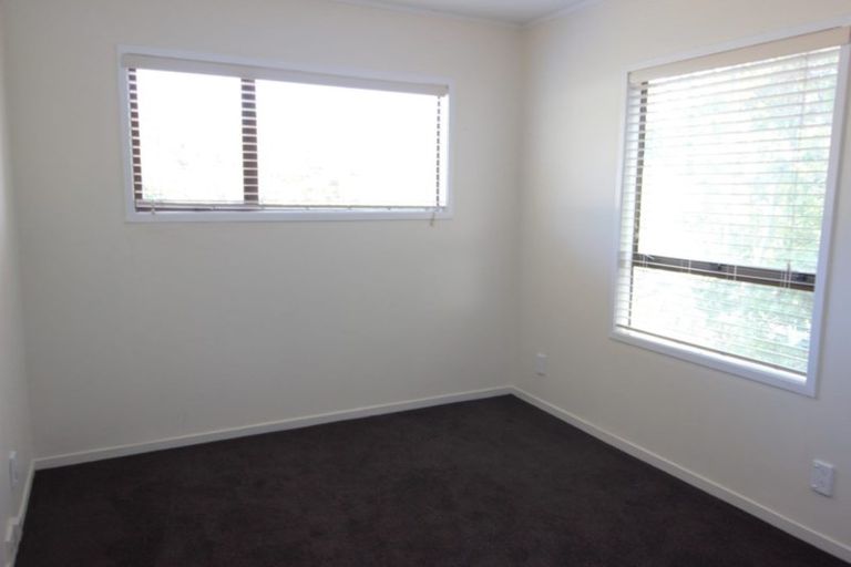Photo of property in 1/19 Tree View Avenue, Glenfield, Auckland, 0629