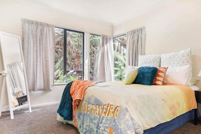 Photo of property in 23/23 Bush Lane, Northcote Point, Auckland, 0627