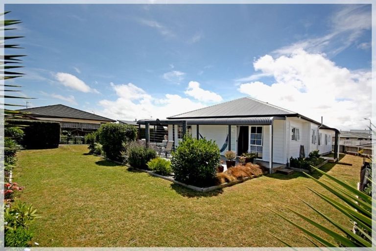 Photo of property in 6 Godwit Court, Foxton Beach, Foxton, 4815