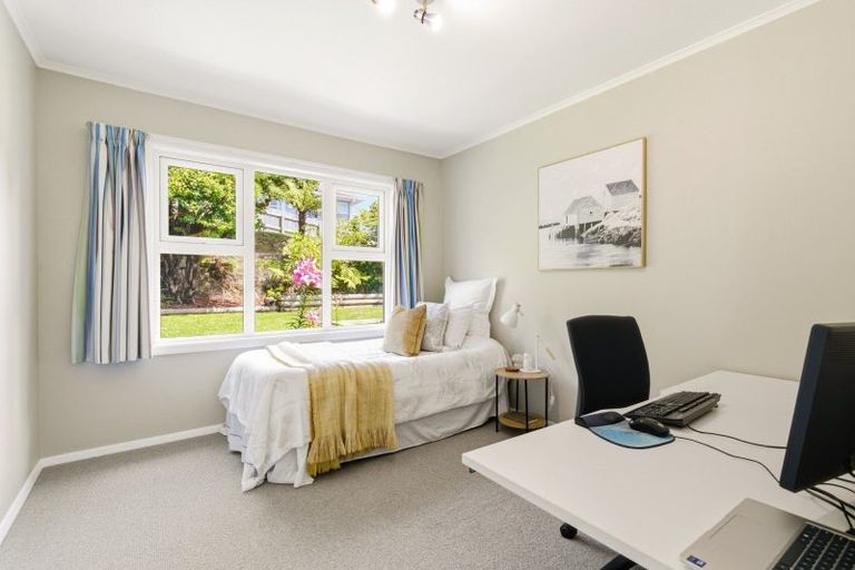 Photo of property in 72 Redwood Avenue, Tawa, Wellington, 5028