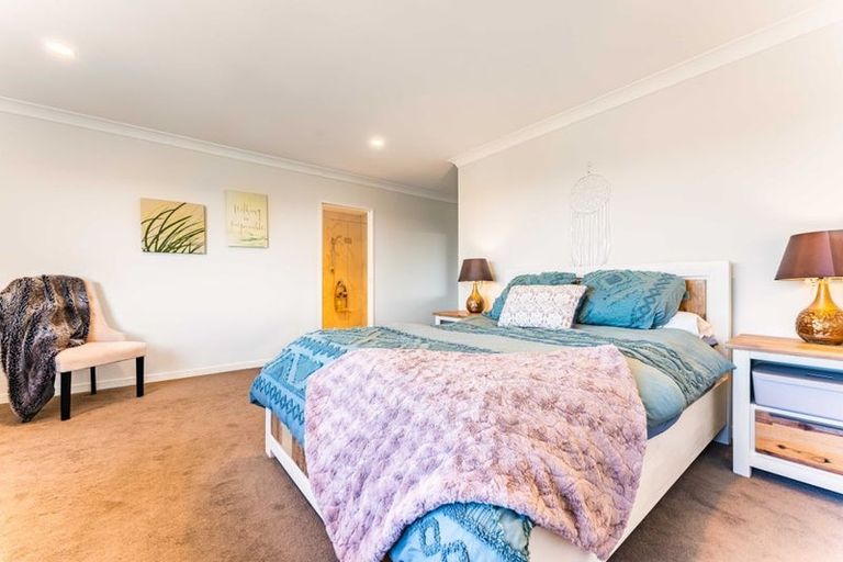 Photo of property in 2 Arriere Lane, Silverdale, 0932