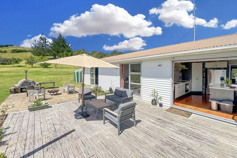 Photo of property in 960 Whangaripo Valley Road, Whangaripo, Wellsford, 0972