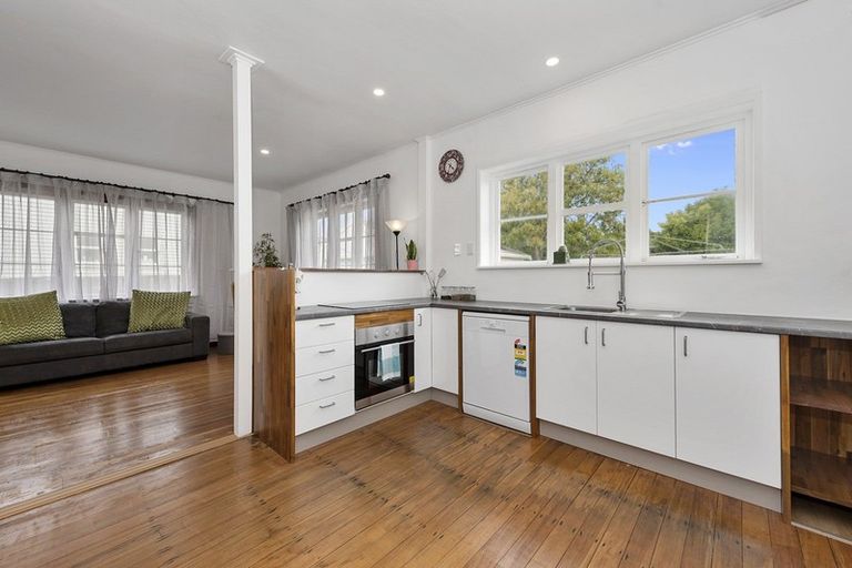 Photo of property in 103 Forest Lake Road, Forest Lake, Hamilton, 3200