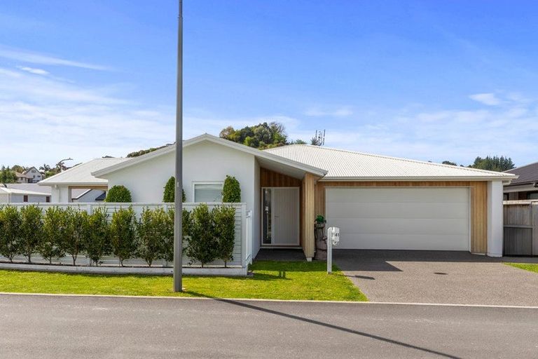 Photo of property in 41 Saint Pauls Drive, Brookfield, Tauranga, 3110