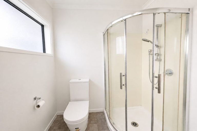 Photo of property in 9 Lisa Rise, Half Moon Bay, Auckland, 2012