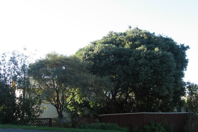 Photo of property in 52 Holborn Drive, Stokes Valley, Lower Hutt, 5019