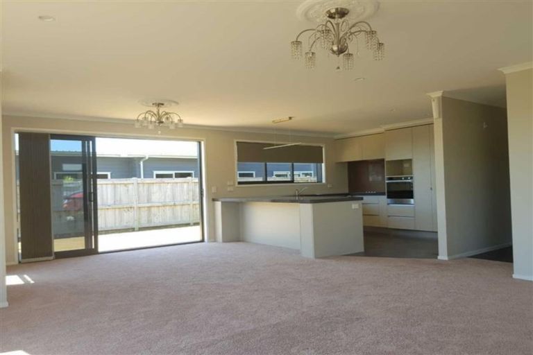 Photo of property in 18 Keene Drive, Bell Block, New Plymouth, 4312
