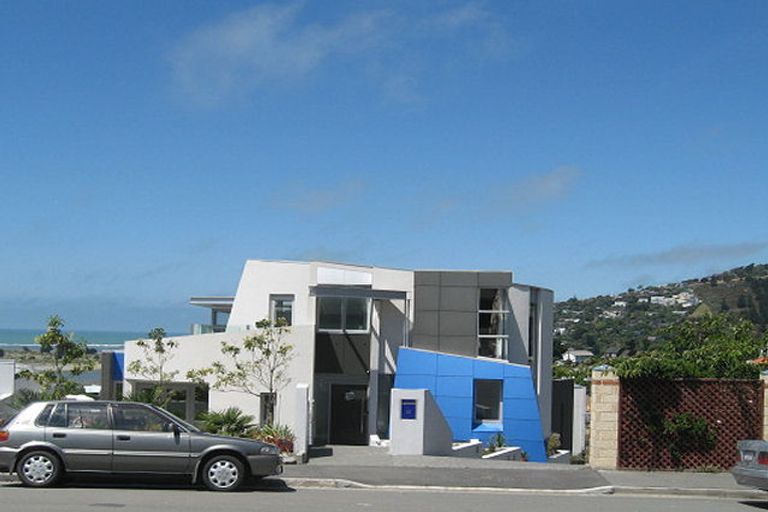 Photo of property in 20 Egnot Heights, Redcliffs, Christchurch, 8081