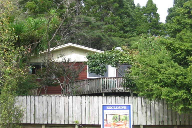 Photo of property in 20 Daffodil Street, Titirangi, Auckland, 0604