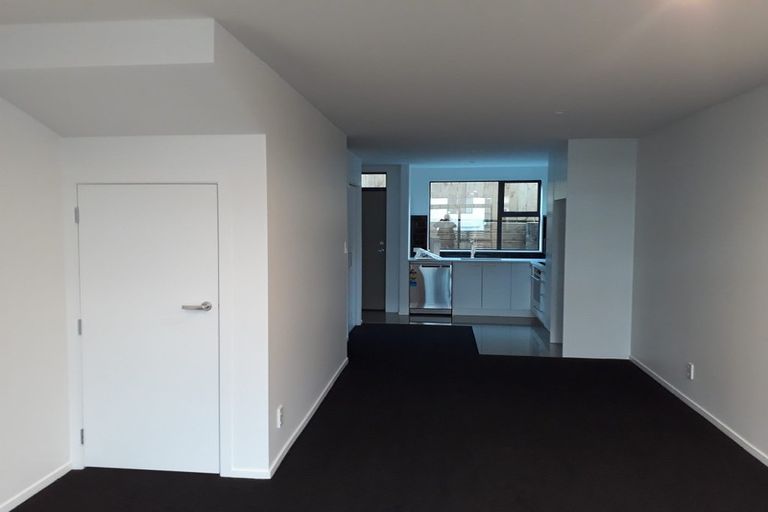 Photo of property in 19/15 Chivalry Road, Glenfield, Auckland, 0629