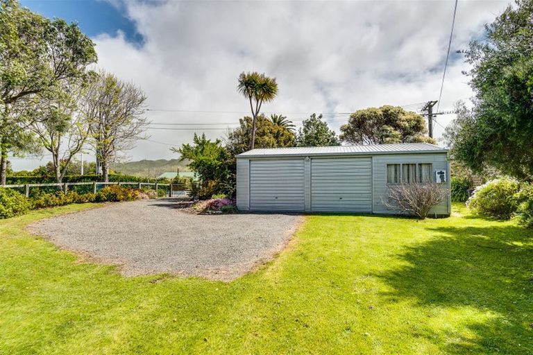 Photo of property in 35 Airini Road, Waimarama, Havelock North, 4294
