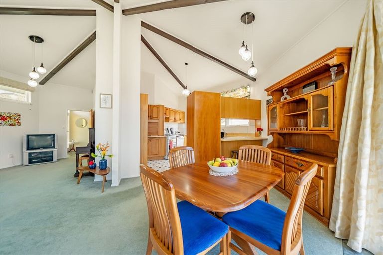 Photo of property in 2 Glenrae Grove, Silverstream, Upper Hutt, 5019