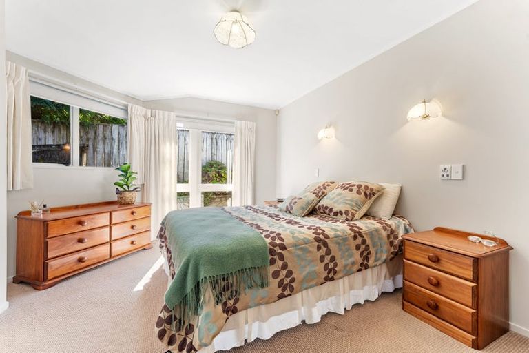 Photo of property in 16 Palmgreen Court, Stanmore Bay, Whangaparaoa, 0932