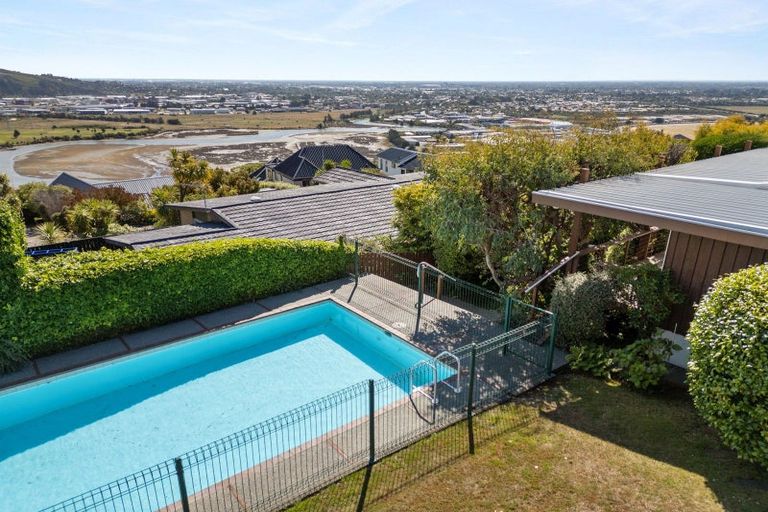 Photo of property in 4 Michael Avenue, Mount Pleasant, Christchurch, 8081
