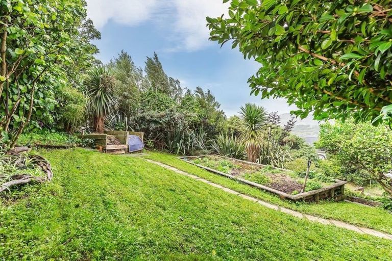 Photo of property in 13 Magdalen Street, Tawa, Wellington, 5028