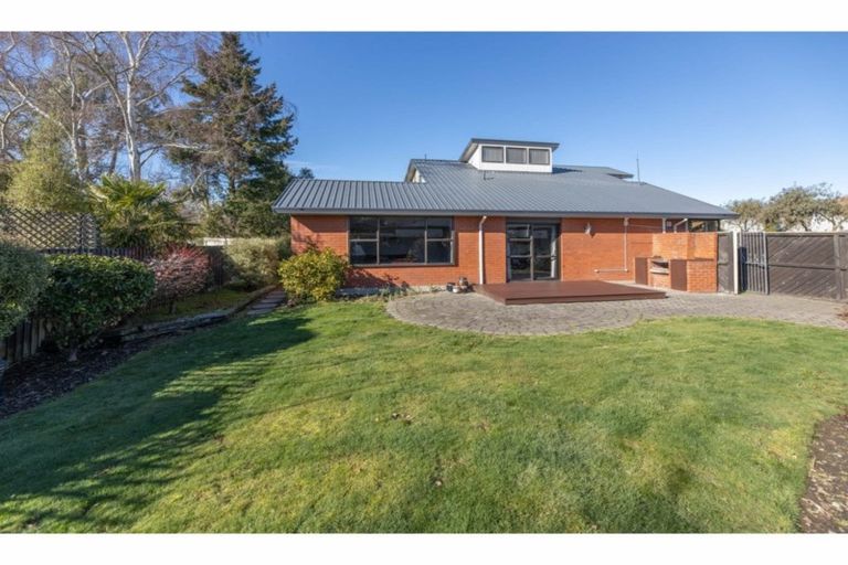 Photo of property in 28 Rubens Place, Burnside, Christchurch, 8053