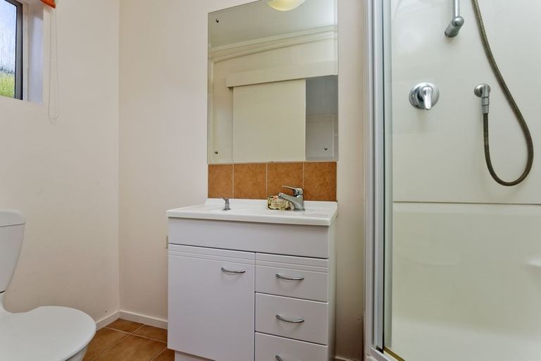 Photo of property in 1/11 Bayview Road, Hauraki, Auckland, 0622