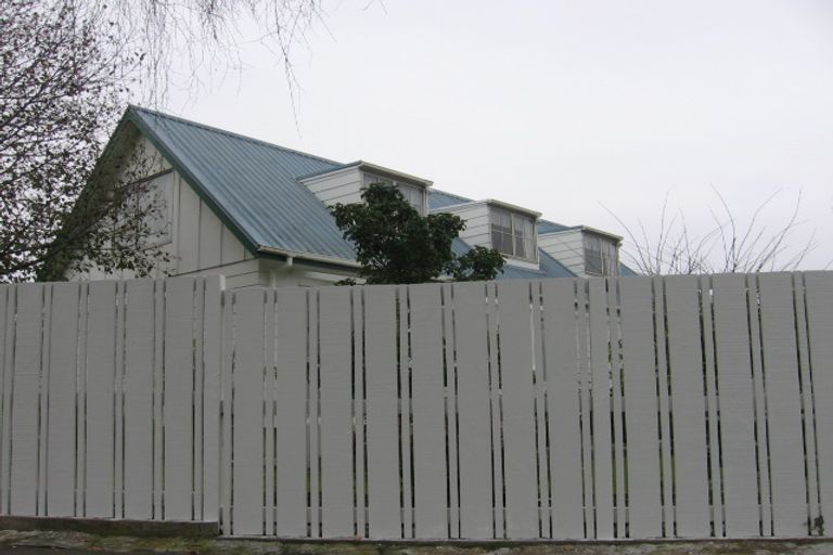 Photo of property in 100 Benmore Avenue, Cloverlea, Palmerston North, 4412