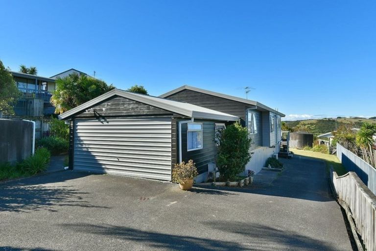 Photo of property in 10 Everard Avenue, Army Bay, Whangaparaoa, 0930
