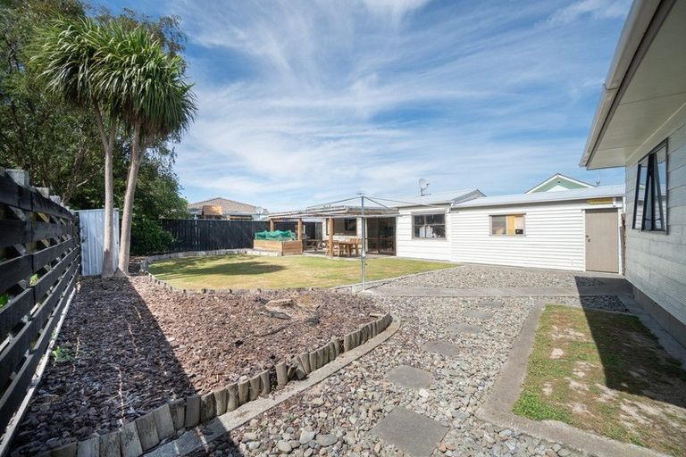 Photo of property in 46 Raglan Avenue, Cloverlea, Palmerston North, 4412