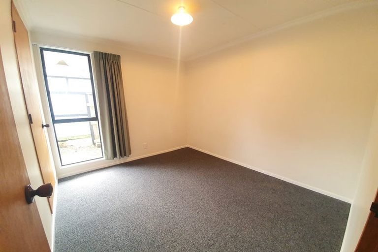Photo of property in 77a Pahiatua Street, Hokowhitu, Palmerston North, 4410