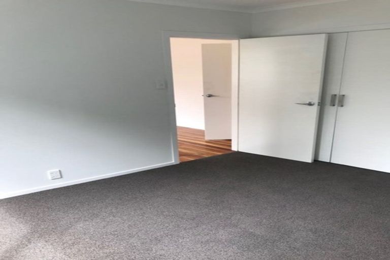 Photo of property in 2/74 Creswick Terrace, Northland, Wellington, 6012