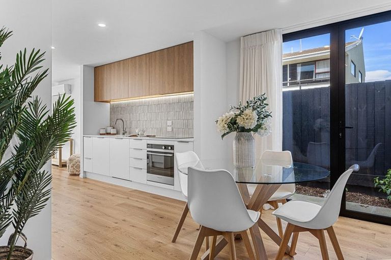 Photo of property in 42a Clare Road, St Albans, Christchurch, 8014