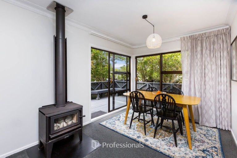 Photo of property in 35 Whirinaki Crescent, Heretaunga, Upper Hutt, 5018