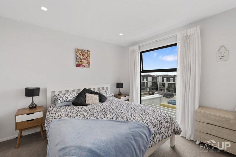 Photo of property in 10 Carder Court, Hobsonville, Auckland, 0618