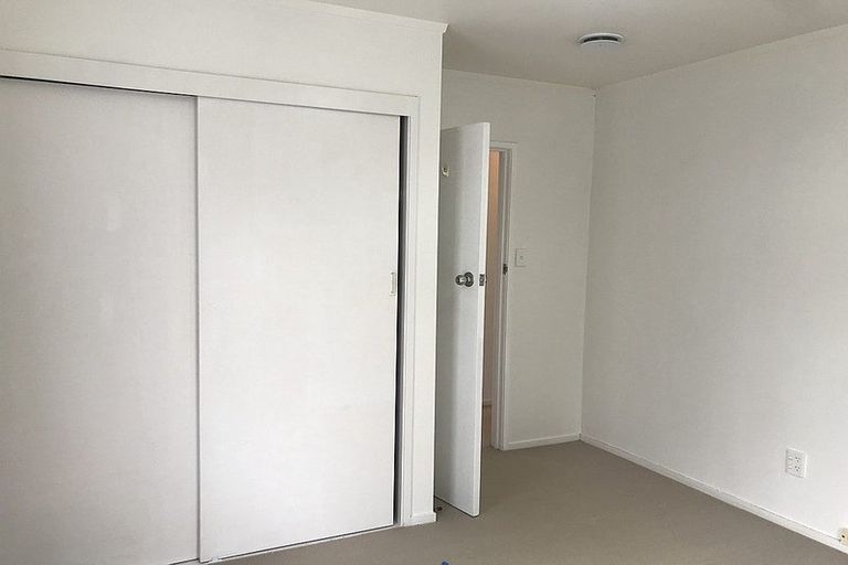 Photo of property in 1/4 Keldale Place, Forrest Hill, Auckland, 0620