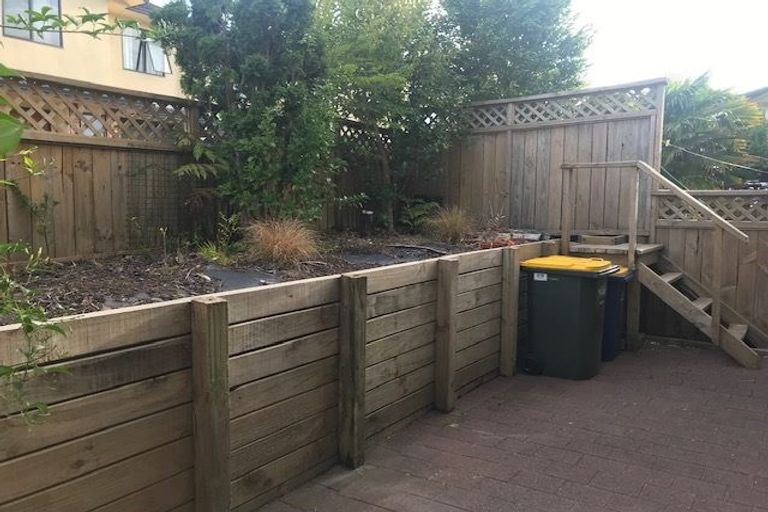 Photo of property in 18/2 Arawa Street, New Lynn, Auckland, 0600