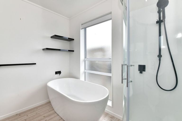 Photo of property in 33b Springs Road, Parakai, 0830