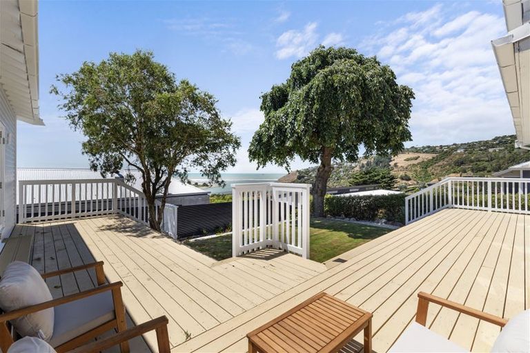 Photo of property in 61 Moncks Spur Road, Redcliffs, Christchurch, 8081