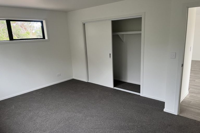 Photo of property in 24 Dudley Crescent, Cable Bay, 0420