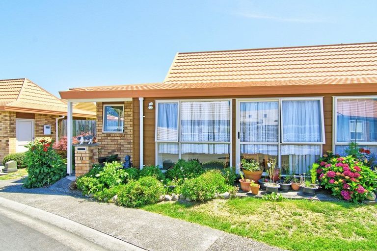 Photo of property in Holdsworth Villas, 11/2 William Donald Drive, Solway, Masterton, 5810