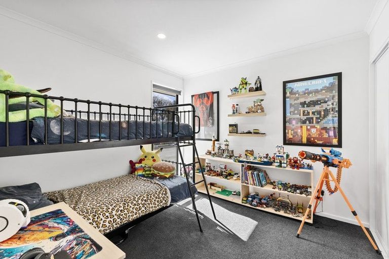 Photo of property in 16 Crossley Avenue, Woodend, 7610