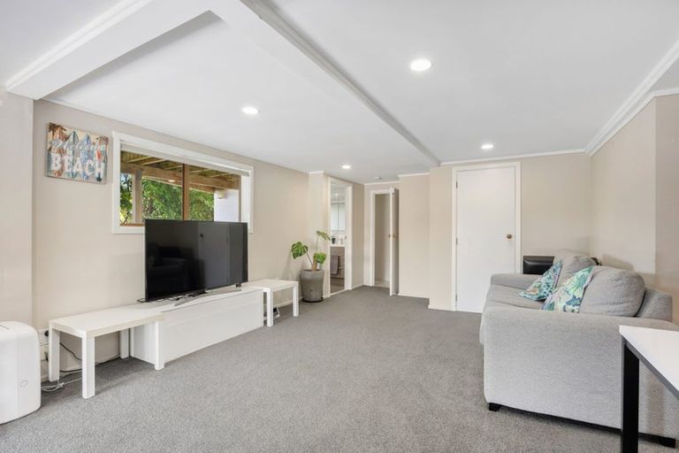 Photo of property in 12 Braemar Road, Rothesay Bay, Auckland, 0630