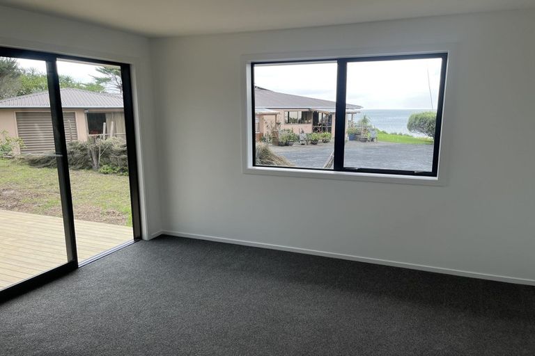Photo of property in 24 Dudley Crescent, Cable Bay, 0420