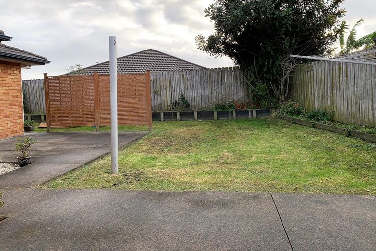 Photo of property in 28 Donegal Park Drive, Flat Bush, Auckland, 2019