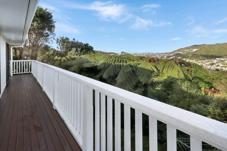 Photo of property in 87 Percy Dyett Drive, Karori, Wellington, 6012