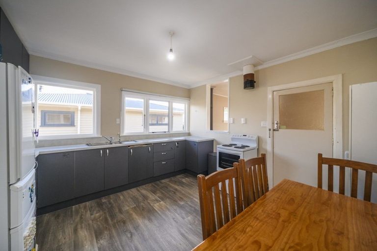 Photo of property in 9 Milton Street, Roslyn, Palmerston North, 4414