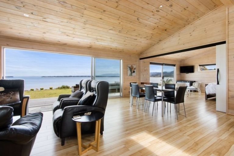 Photo of property in 28 Sandleigh Drive, Athenree, Katikati, 3177