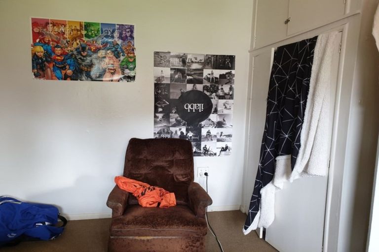 Photo of property in 203 Bridge Street, Eltham, 4322