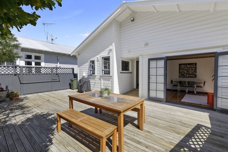 Photo of property in 48 Darlington Road, Miramar, Wellington, 6022