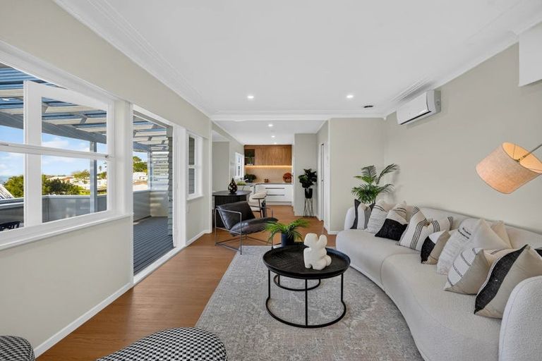 Photo of property in 313 East Coast Road, Mairangi Bay, Auckland, 0630