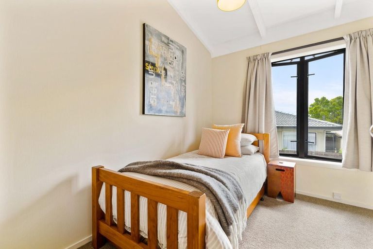 Photo of property in 22 Matuhi Rise, Henderson, Auckland, 0612
